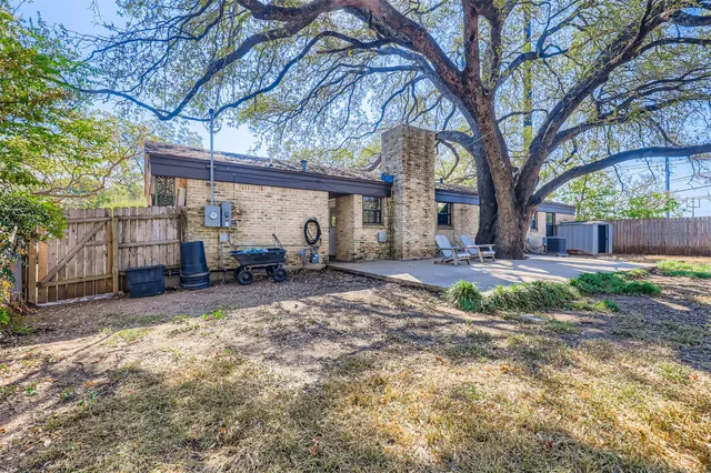 $2,975 | 5702 Fairlane Drive, Austin, TX 78757