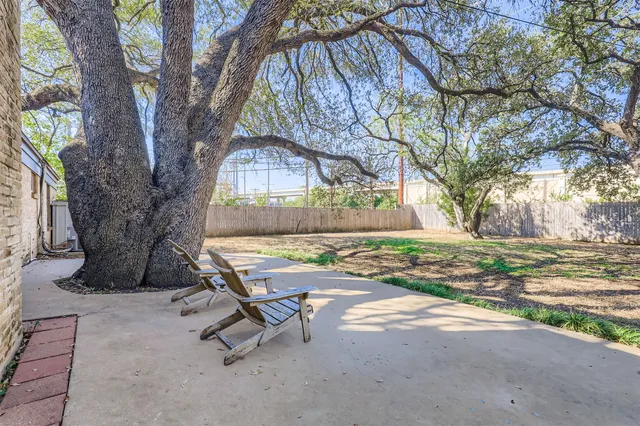 $2,975 | 5702 Fairlane Drive, Austin, TX 78757