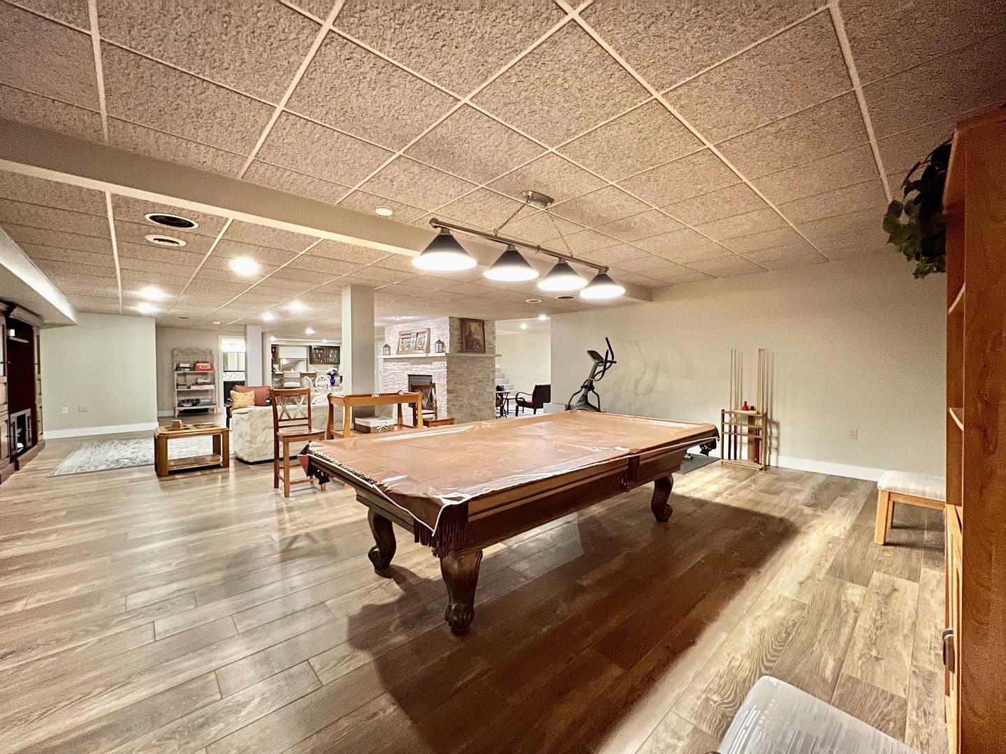4111 Steeple Run Crystal Lake, IL 60014 - Photo 42 of 50 a room with pool table and a table