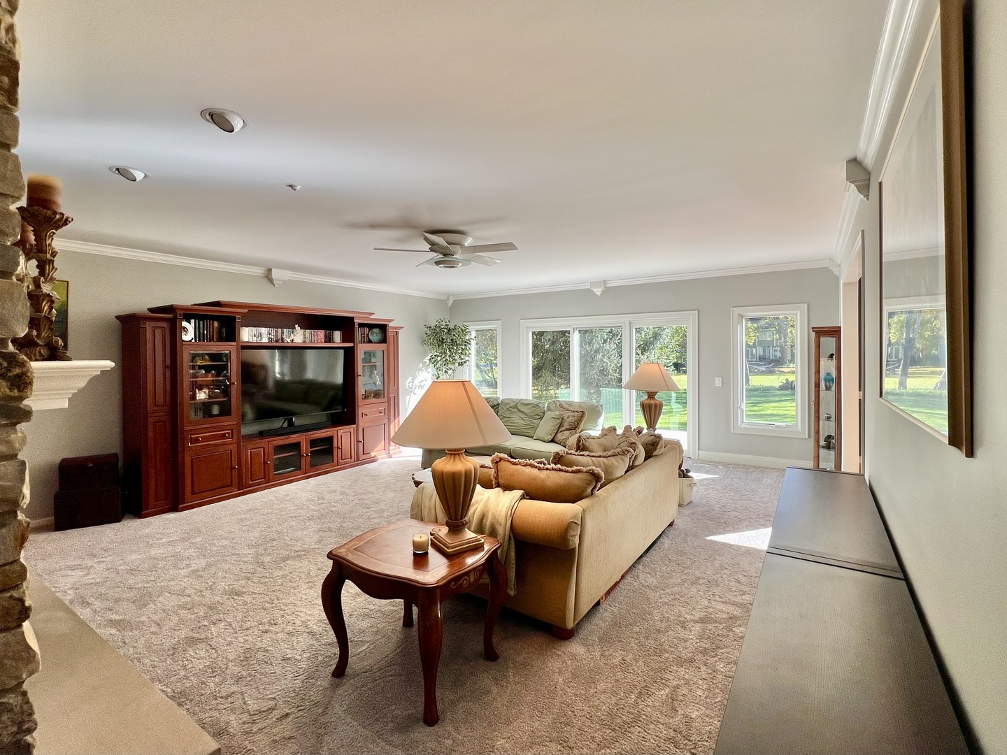 4111 Steeple Run Crystal Lake, IL 60014 - Photo 9 of 50 a living room with furniture and a table
