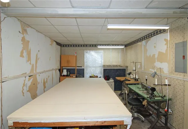 $185,000 | 708 Greenhedge Drive, Stone Mountain, GA 30088