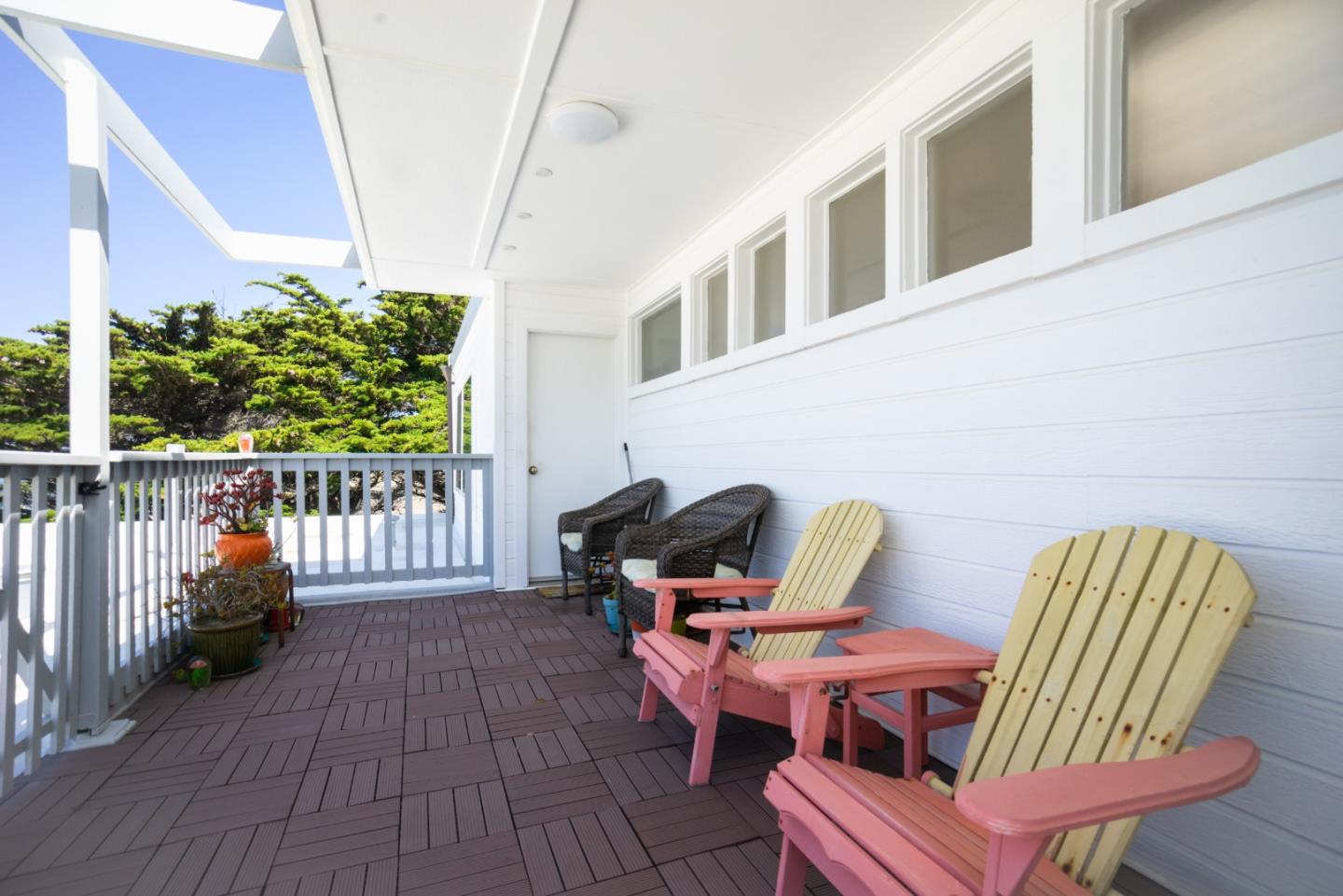 122 Hilton Way Pacifica, CA 94044 - Photo 2 of 12