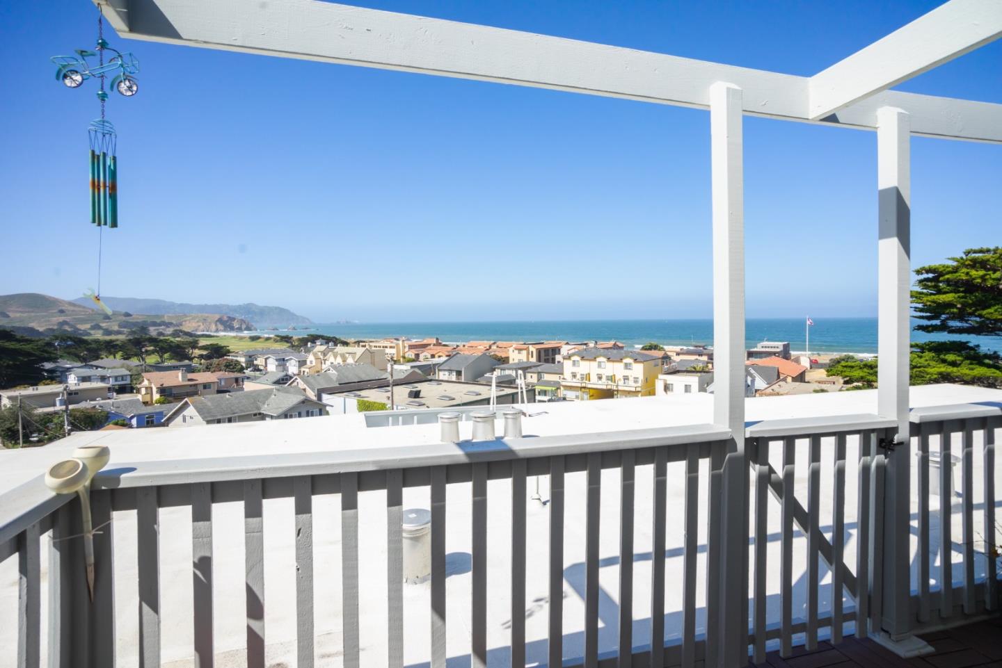 122 Hilton Way Pacifica, CA 94044 - Photo 3 of 12