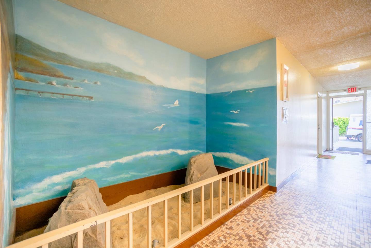 122 Hilton Way Pacifica, CA 94044 - Photo 9 of 12