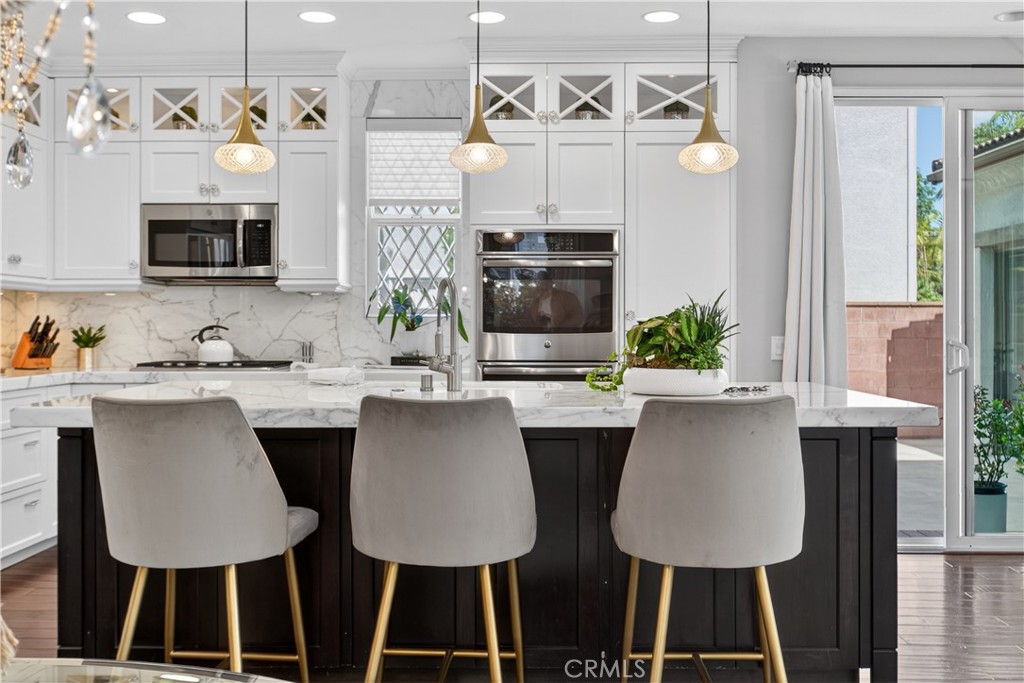 89 Dawnwood Ladera Ranch, CA 92694 - Photo 15 of 47 a view of kitchen with breakfast area and windows