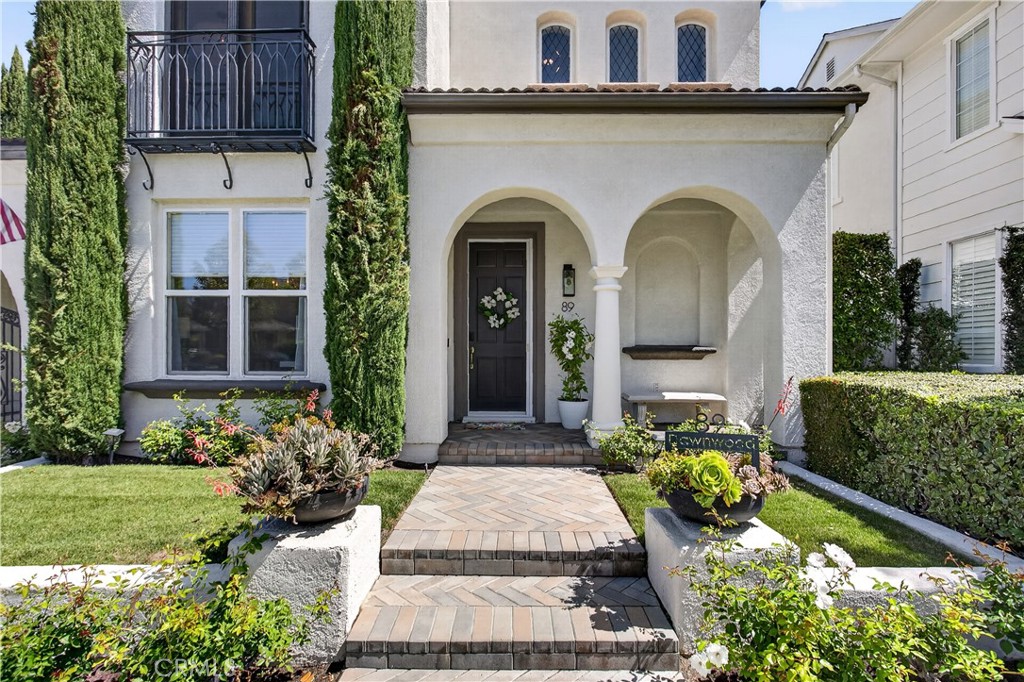 89 Dawnwood Ladera Ranch, CA 92694 - Photo 6 of 47 a front view of a house with a garden