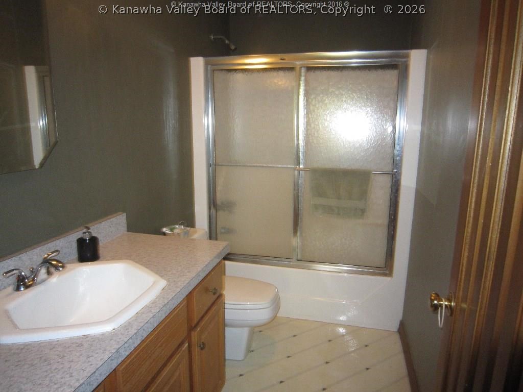 1593 Hampton Road Charleston, WV 25314 - Photo 13 of 23 Gallery Image 13