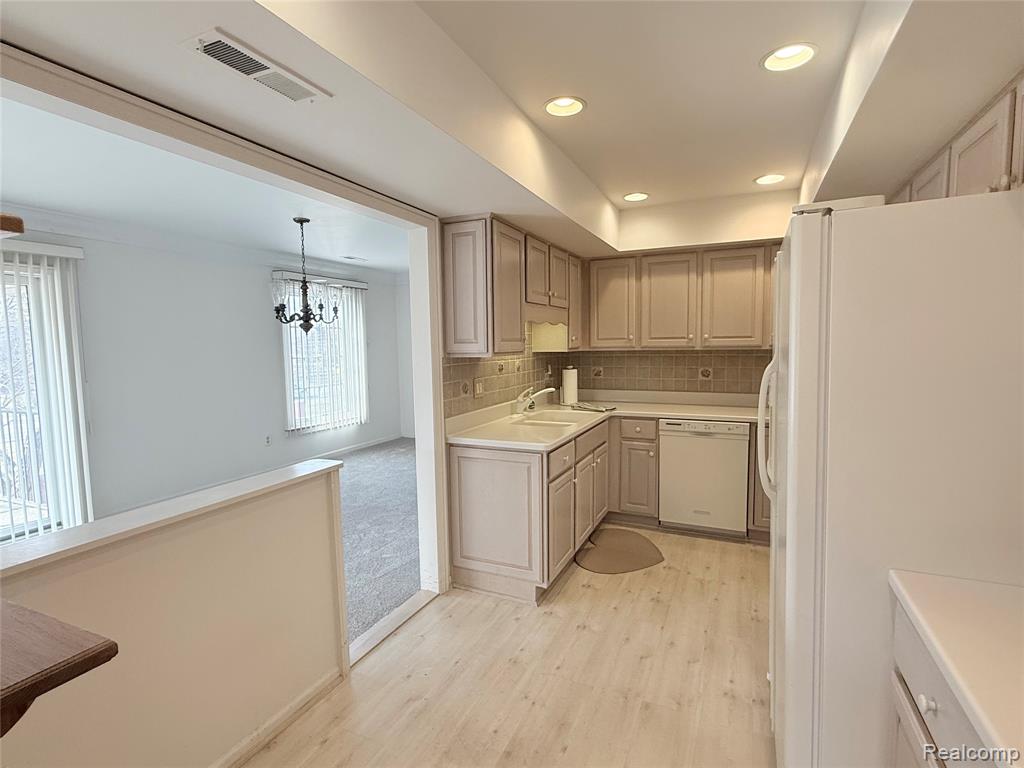 19710 West 13 Mile Road, Unit 201 Franklin, MI 48025 - Photo 3 of 34