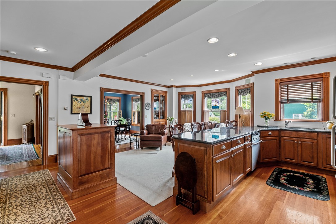 23 Clinton Street Newport, RI 02840 - Photo 11 of 45