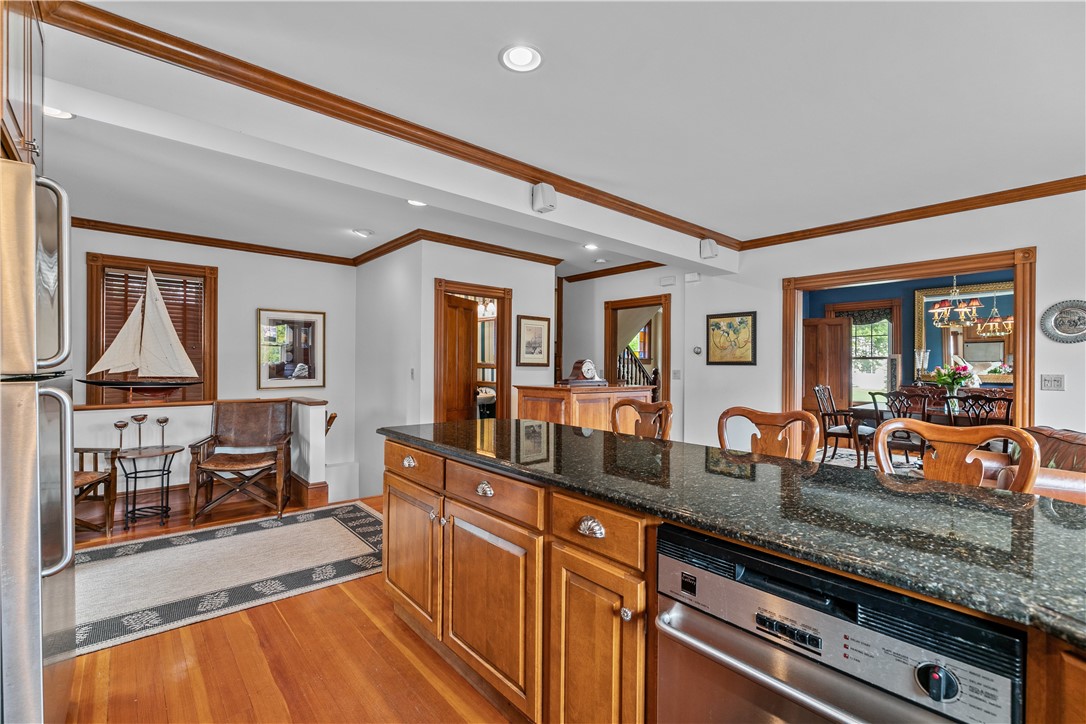 23 Clinton Street Newport, RI 02840 - Photo 13 of 45