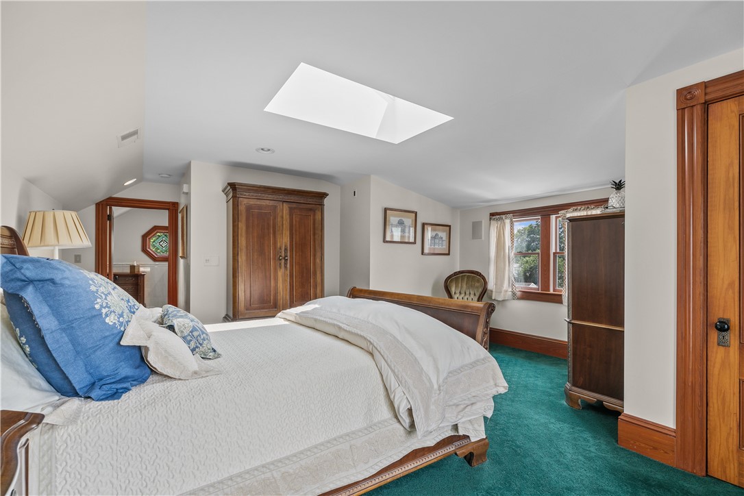 23 Clinton Street Newport, RI 02840 - Photo 27 of 45 queen Sleigh bed, armoir, dresser, private balciny and bath.