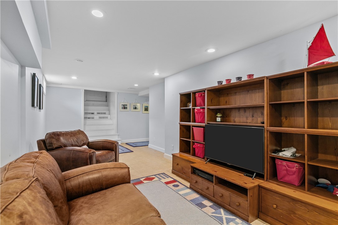 23 Clinton Street Newport, RI 02840 - Photo 32 of 45