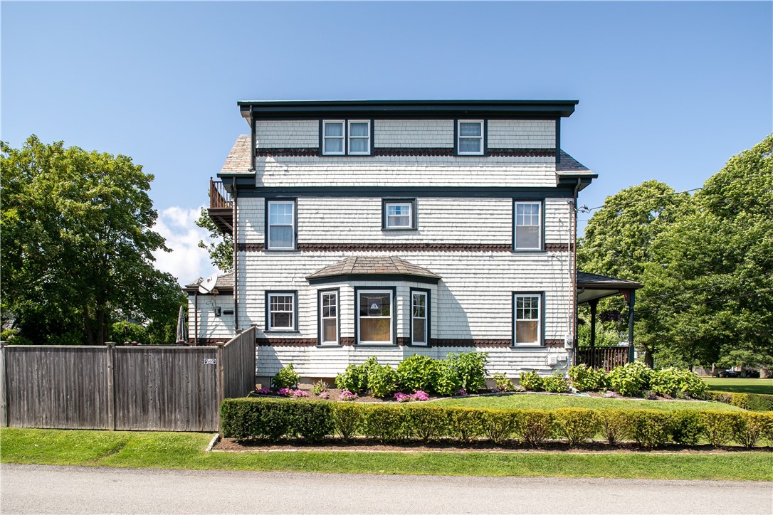23 Clinton Street Newport, RI 02840 - Photo 38 of 45