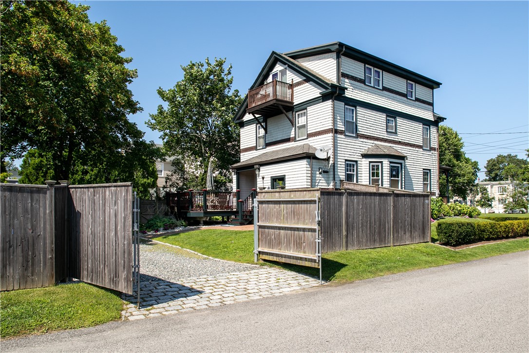 23 Clinton Street Newport, RI 02840 - Photo 40 of 45