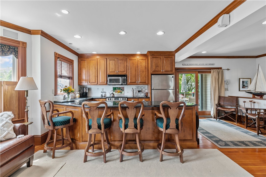23 Clinton Street Newport, RI 02840 - Photo 9 of 45