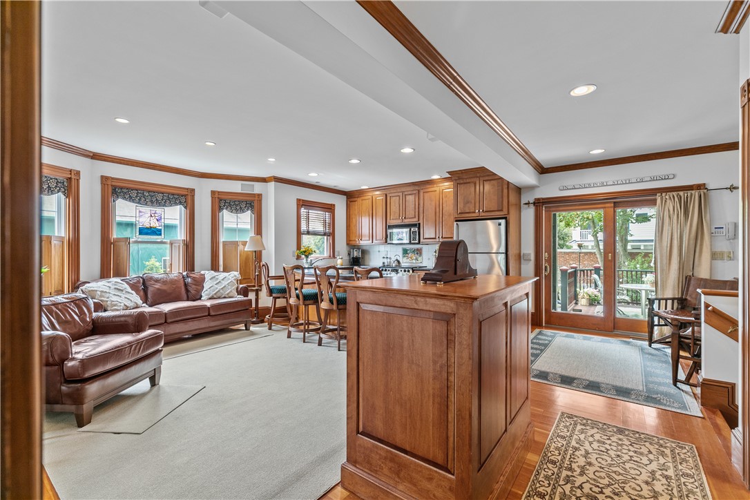 23 Clinton Street Newport, RI 02840 - Photo 10 of 45