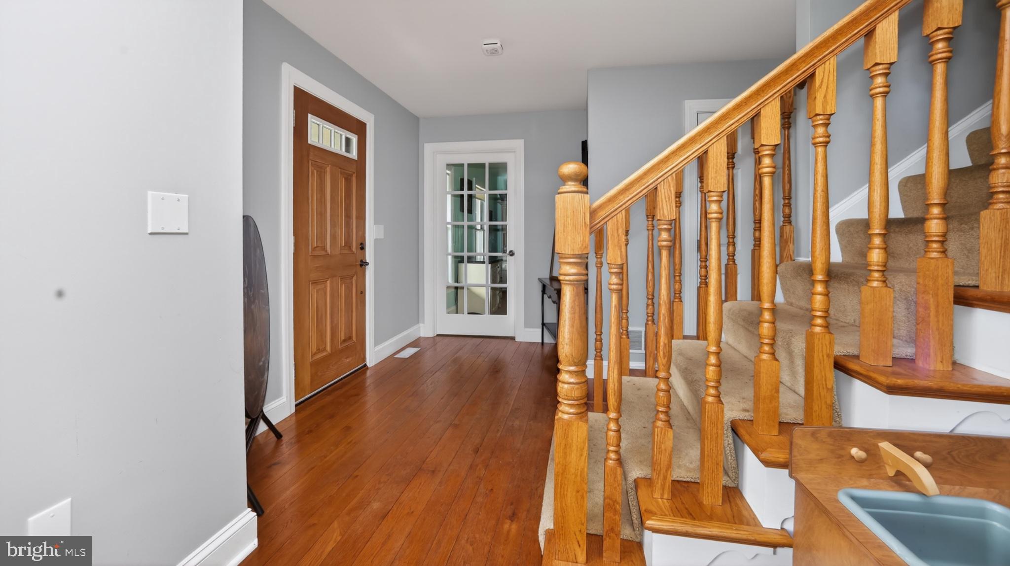 5325 Hammond Road New Holland, PA 17557 - Photo 20 of 73 Welcoming entryway with warm tones.