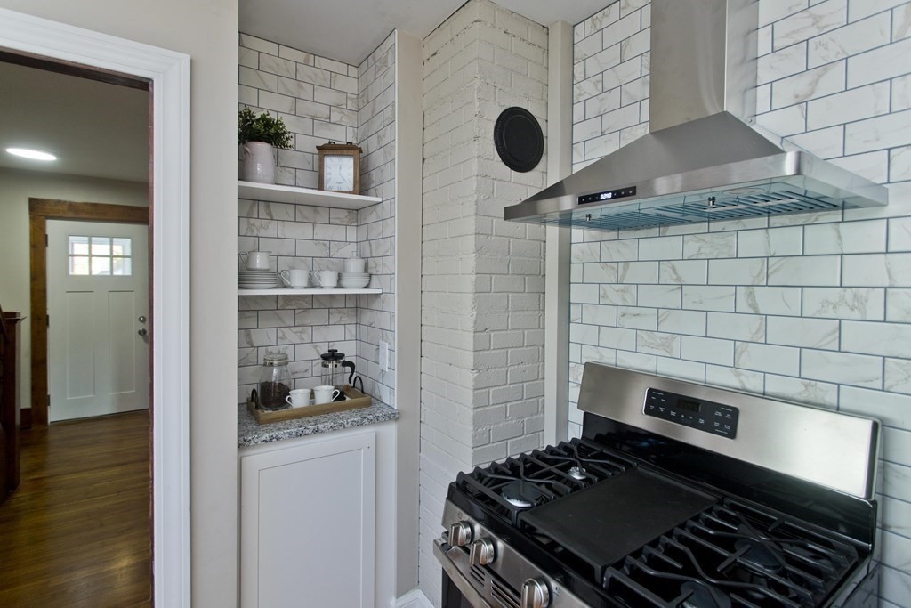 36 Devens Street Springfield, MA 01151 - Photo 13 of 31