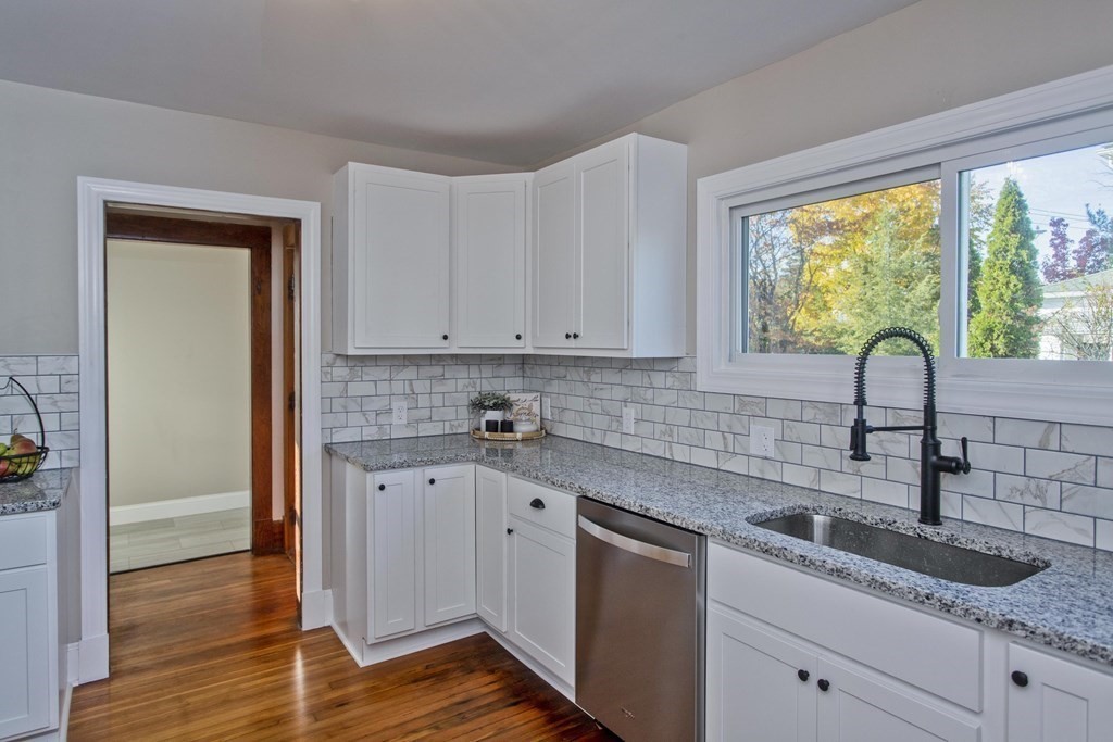 36 Devens Street Springfield, MA 01151 - Photo 14 of 31