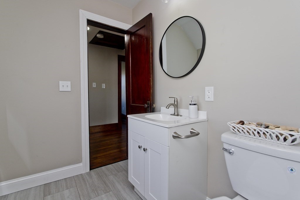 36 Devens Street Springfield, MA 01151 - Photo 17 of 31