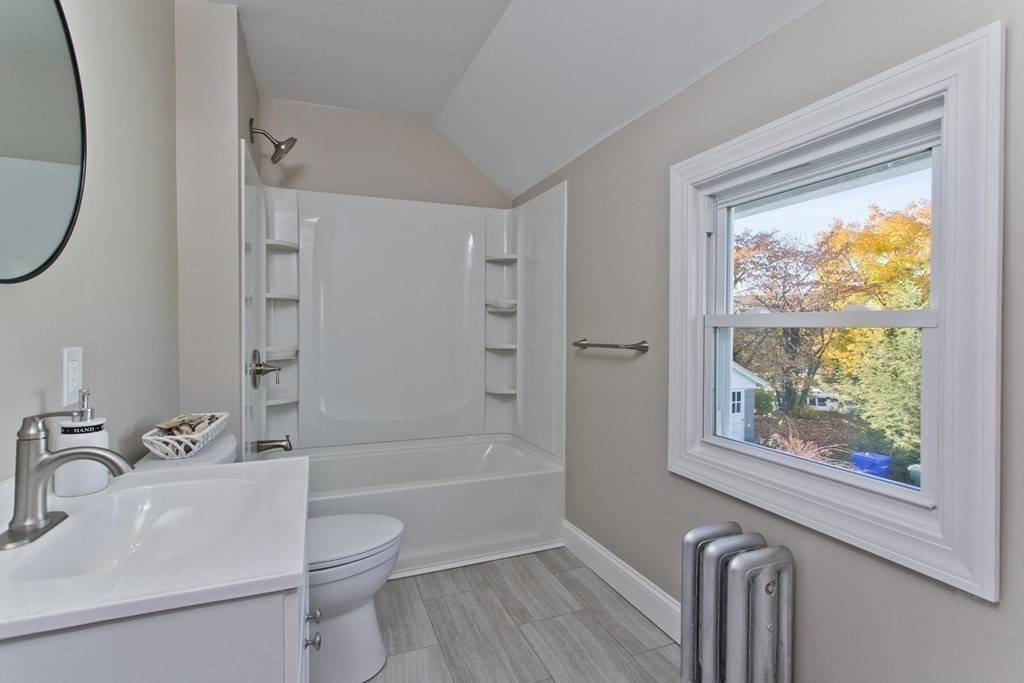 36 Devens Street Springfield, MA 01151 - Photo 18 of 31