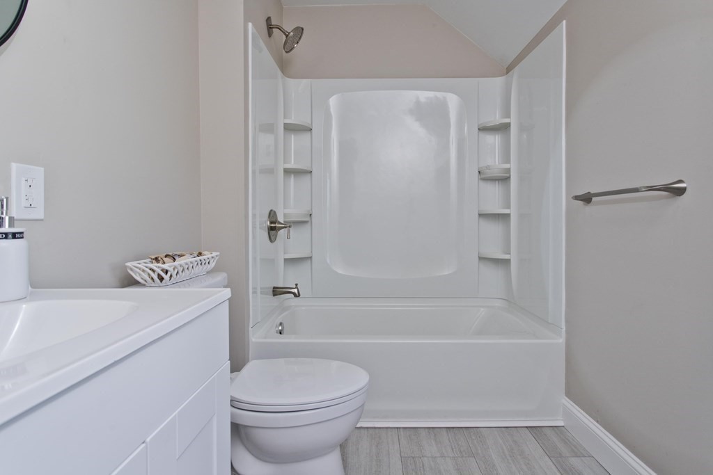 36 Devens Street Springfield, MA 01151 - Photo 19 of 31