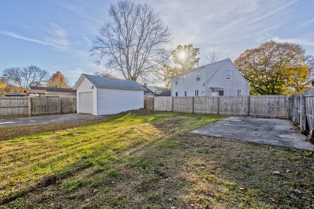 36 Devens Street Springfield, MA 01151 - Photo 29 of 31