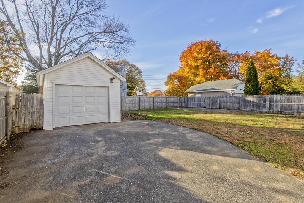 36 Devens Street Springfield, MA 01151 - Photo 30 of 31