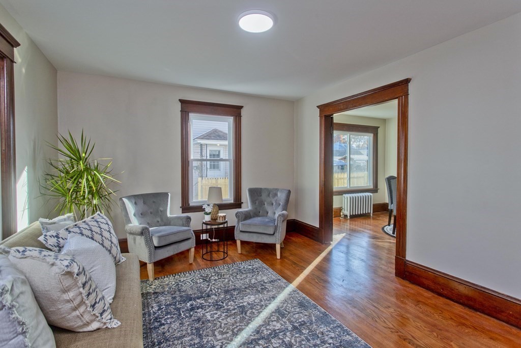 36 Devens Street Springfield, MA 01151 - Photo 4 of 31