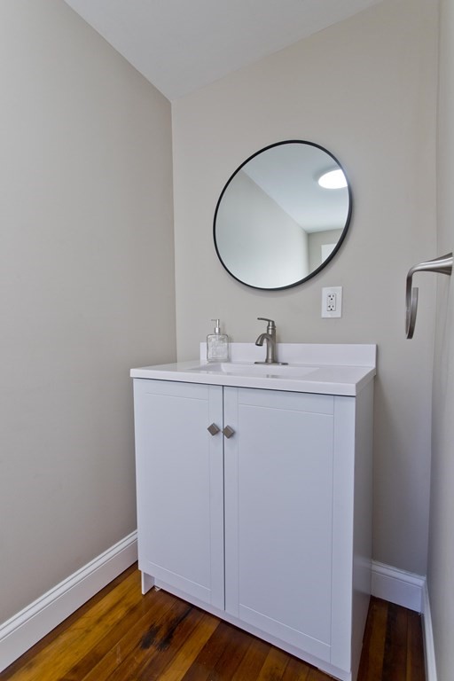 36 Devens Street Springfield, MA 01151 - Photo 10 of 31