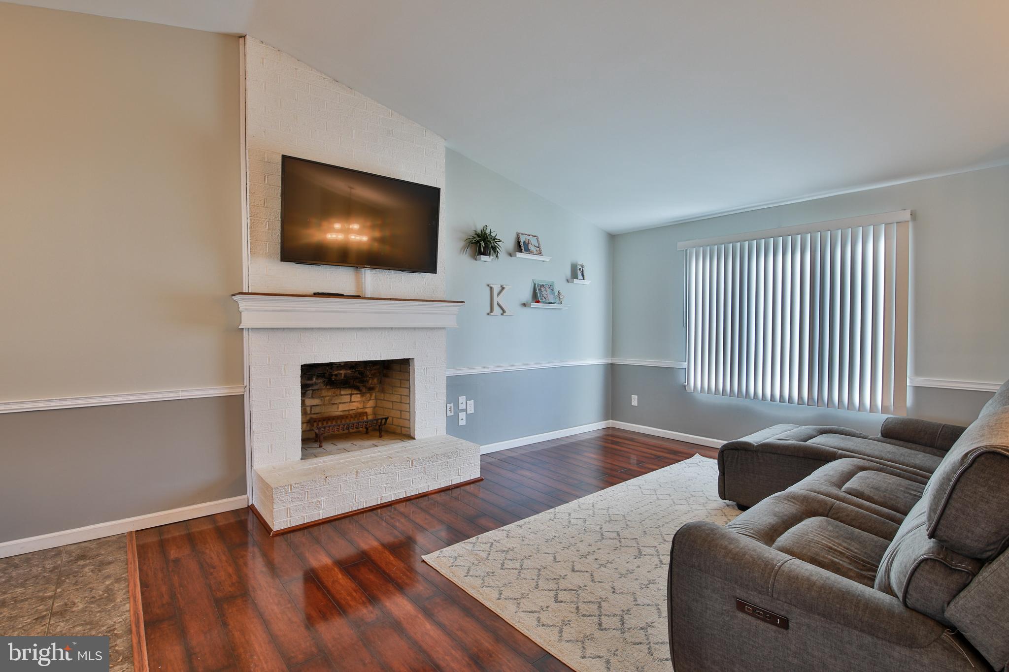 607 Nollmeyer Road Baltimore, MD 21220 - Photo 8 of 42 Fireplace!