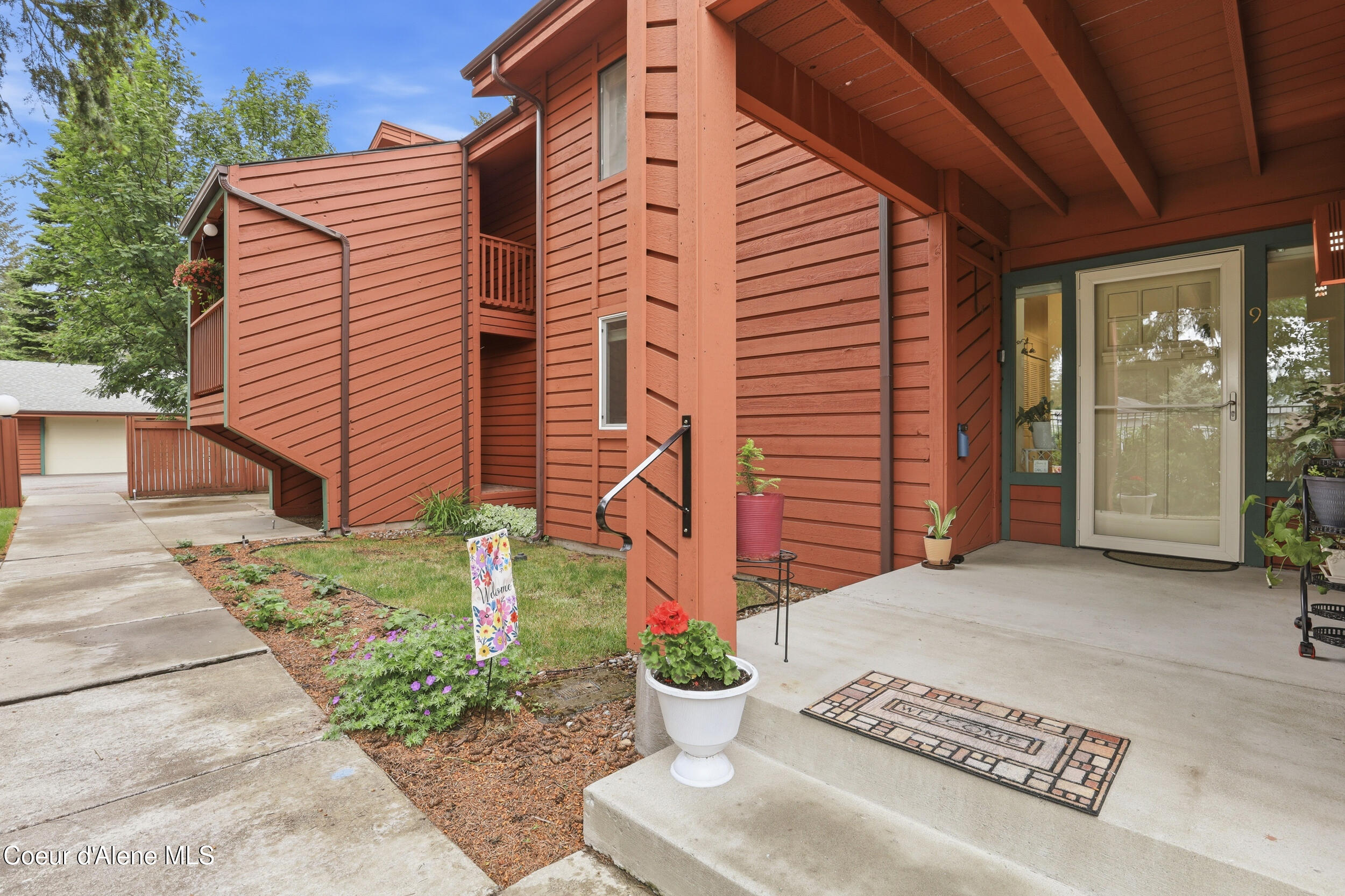 5299 West Green Court, Unit 9 Rathdrum, ID 83858 - Photo 4 of 37 Entry