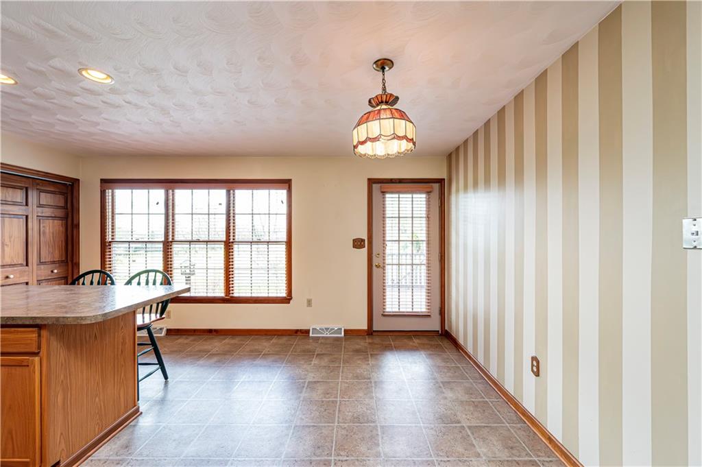 194 Seanor Road Irwin, PA 15642 - Photo 11 of 37 Gallery Image 11