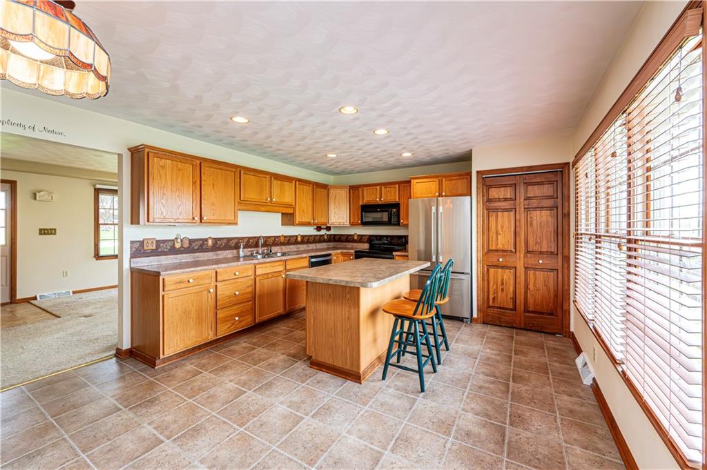 194 Seanor Road Irwin, PA 15642 - Photo 8 of 37 Gallery Image 8