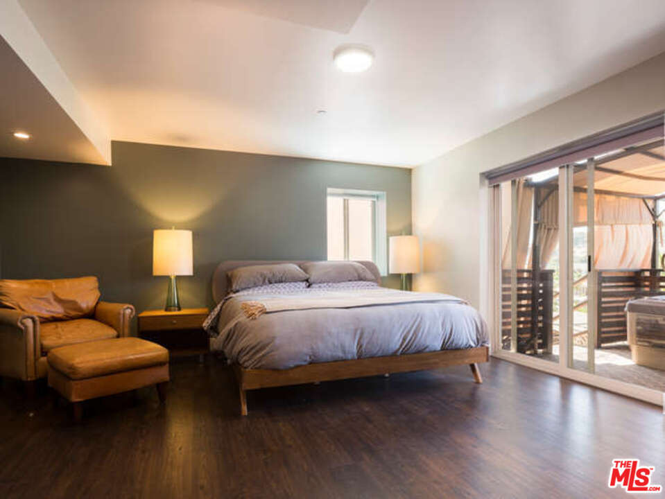 3979 Barrett Road Los Angeles, CA 90032 - Photo 11 of 20 Gallery Image 11