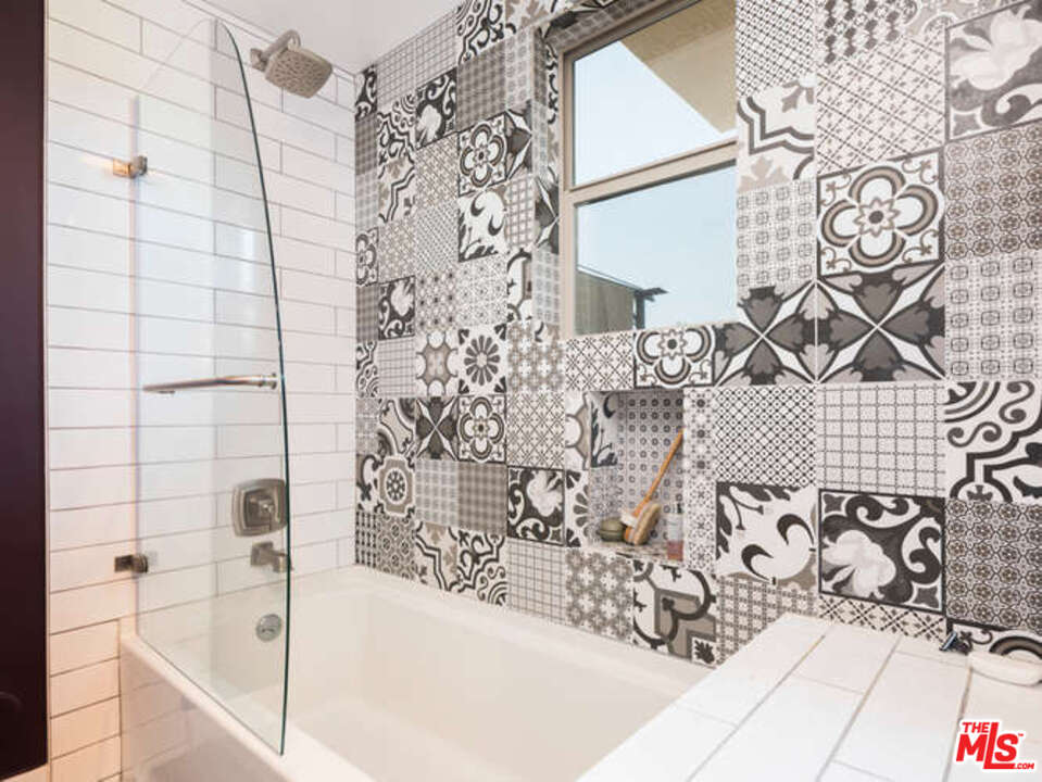 3979 Barrett Road Los Angeles, CA 90032 - Photo 13 of 20 Gallery Image 13