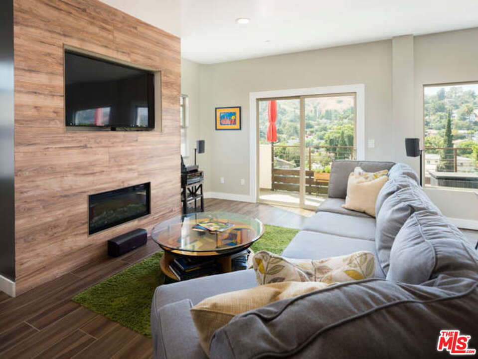 3979 Barrett Road Los Angeles, CA 90032 - Photo 3 of 20 Gallery Image 3