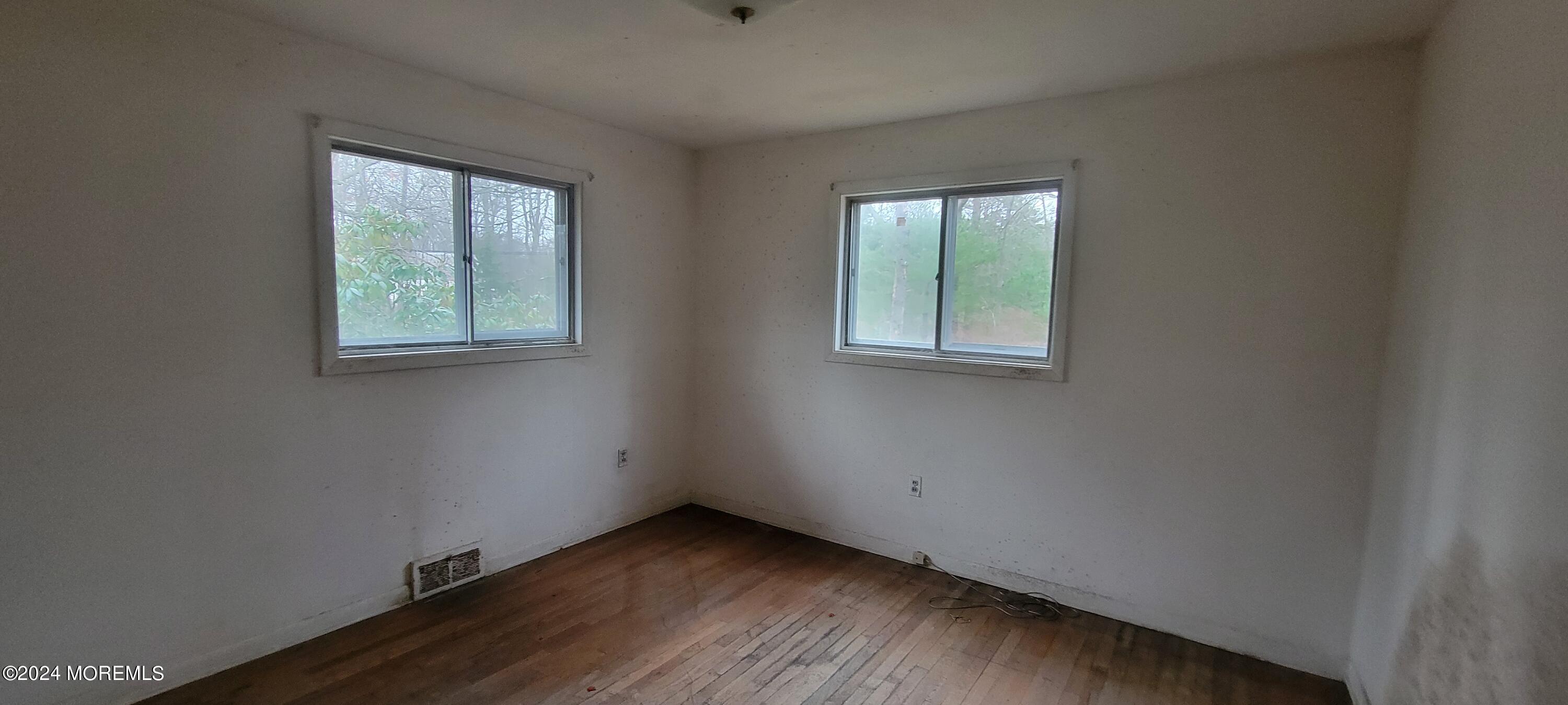 84 Obre Road Colts Neck, NJ 07722 - Photo 12 of 14 20240401_091241