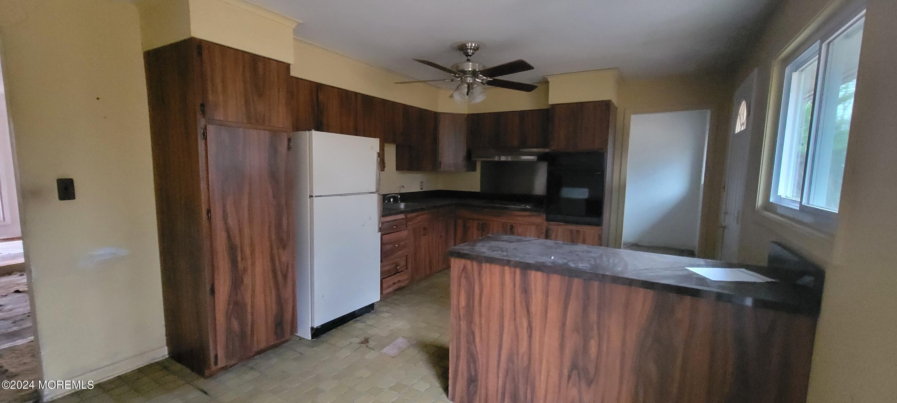 84 Obre Road Colts Neck, NJ 07722 - Photo 10 of 14 20240401_091212