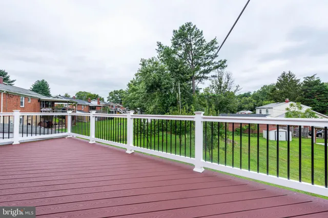a view of building with outdoor space