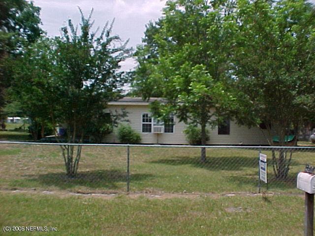2410 Chuck Road Jacksonville, FL 32221 - Photo 2 of 4 a view of backyard with green space