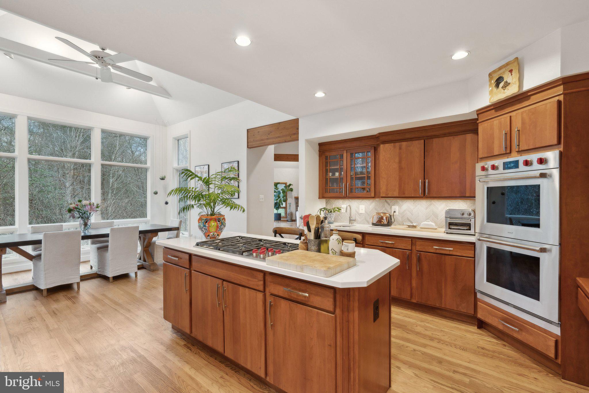 7514 A Evans Ford Road Clifton, VA 20124 - Photo 18 of 50 ... gas cooking and Wolf appliances ...