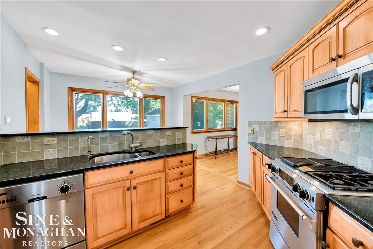 8701 Clinton River Road Sterling Heights, MI 48314 - Photo 10 of 32