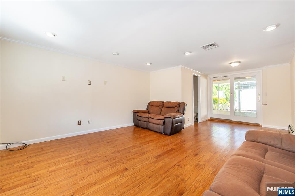 8 Pershing Street Emerson, NJ 07630 - Photo 11 of 25