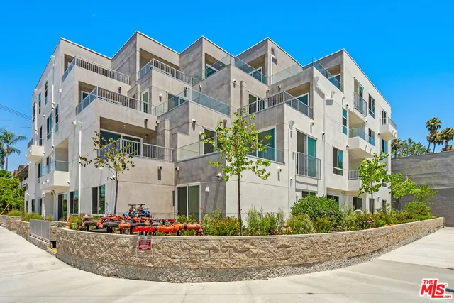 $2,850 | 4406 Fulton Avenue, Unit 404, Sherman Oaks, CA 91423