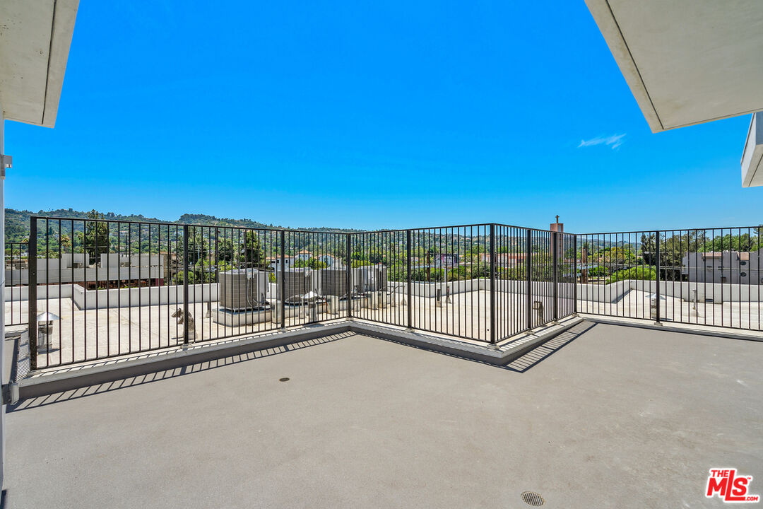 4406 Fulton Avenue, Unit 404 Sherman Oaks, CA 91423 - Photo 23 of 30