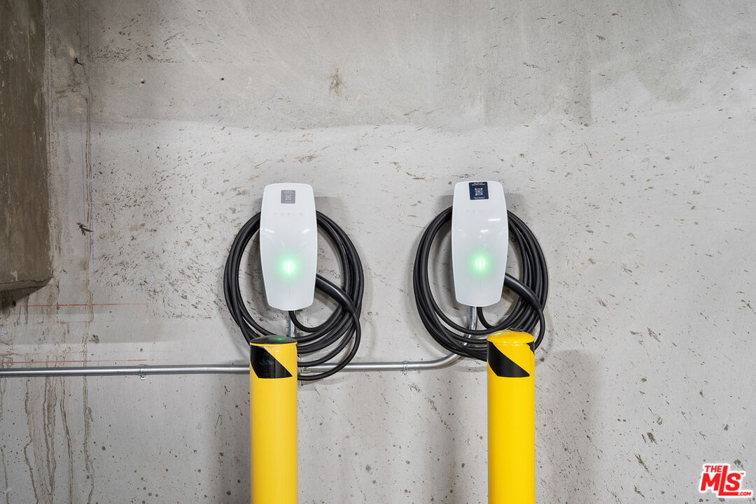 4406 Fulton Avenue, Unit 404 Sherman Oaks, CA 91423 - Photo 26 of 30