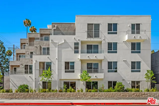 $2,850 | 4406 Fulton Avenue, Unit 404, Sherman Oaks, CA 91423