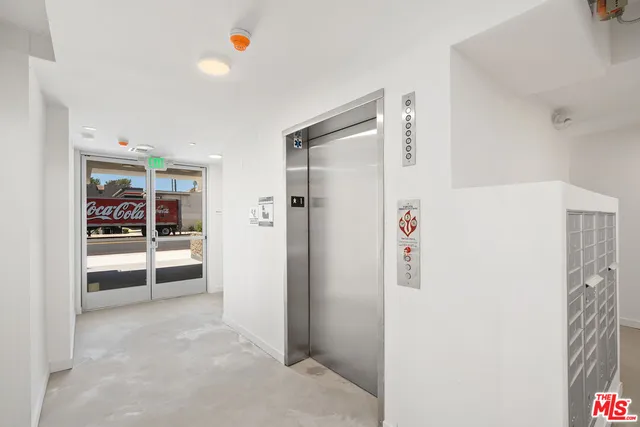 $2,850 | 4406 Fulton Avenue, Unit 404, Sherman Oaks, CA 91423