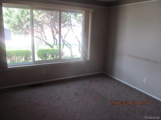 4522 Martin Road Warren, MI 48092 - Photo 7 of 16 martin502 002.jpg